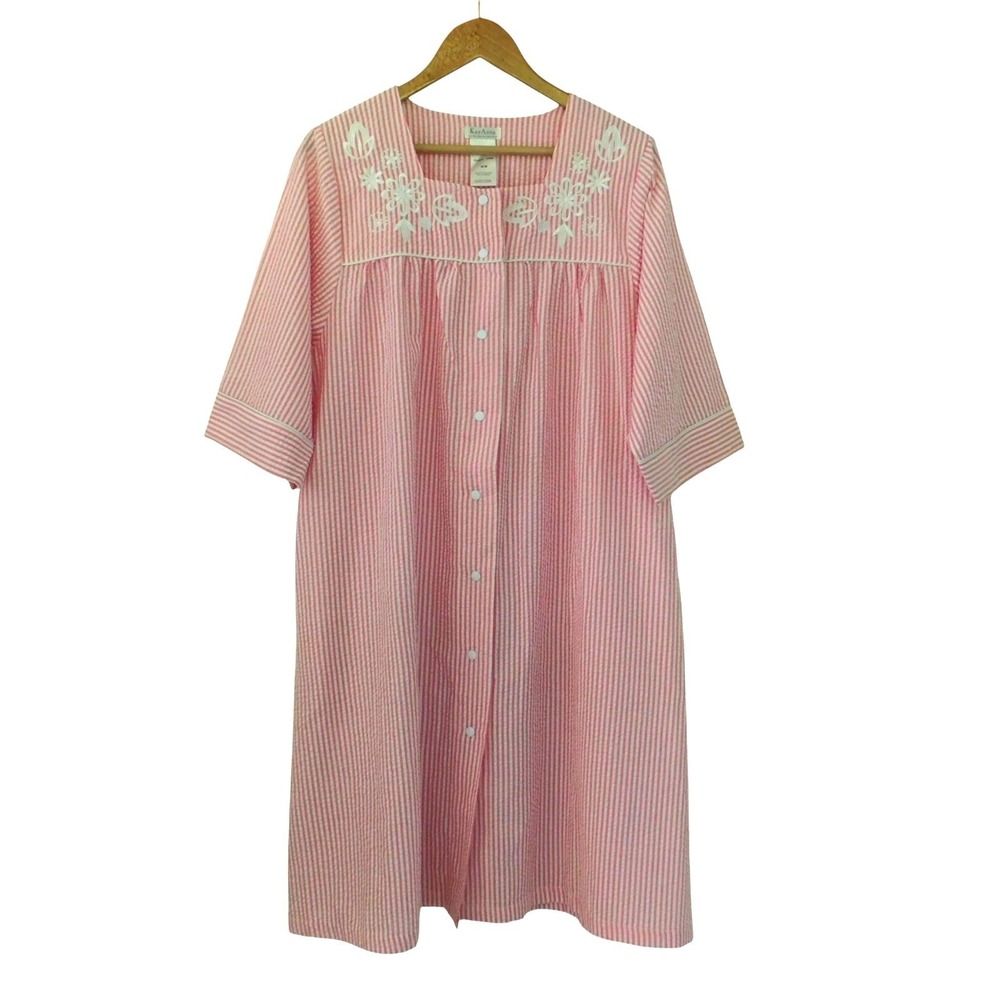 NEW Womens‎ Seersucker Robe House Coat Pink White Striped Snap Front Sz Medium